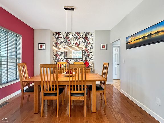 4th image of 6075 Waterside Dr