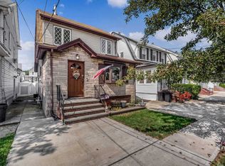 9248 245th St, Floral Park, NY 11001