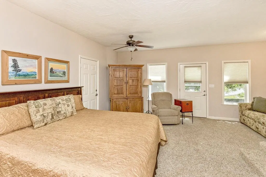 15 Beaverdam Knoll Rd — Photo 3
