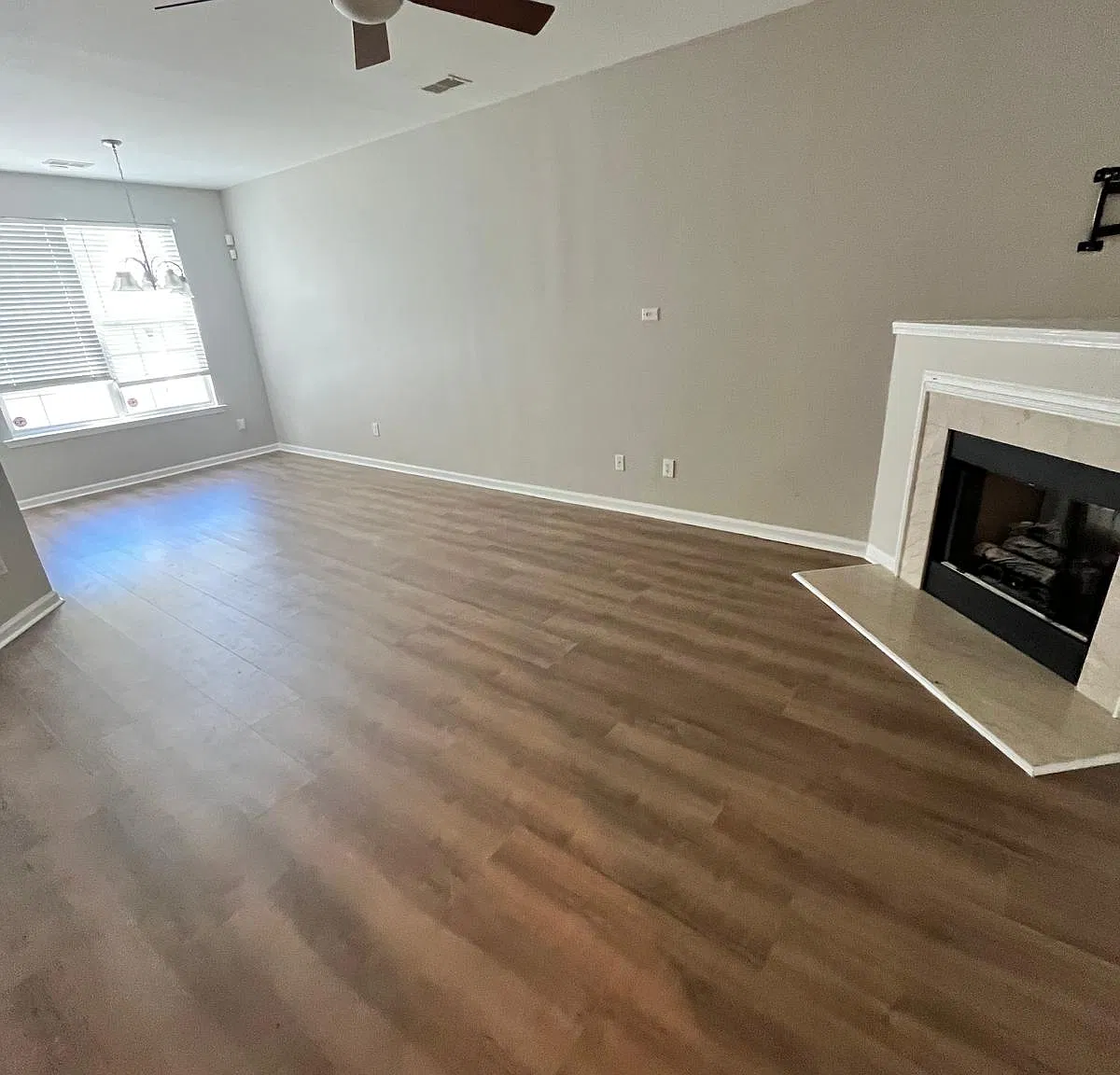 3 bed, 2.5 bath, 1560 sqft, $1,900 — Photo 4