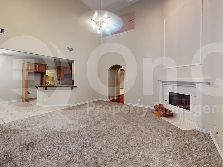923 Granview Dr — Photo 8