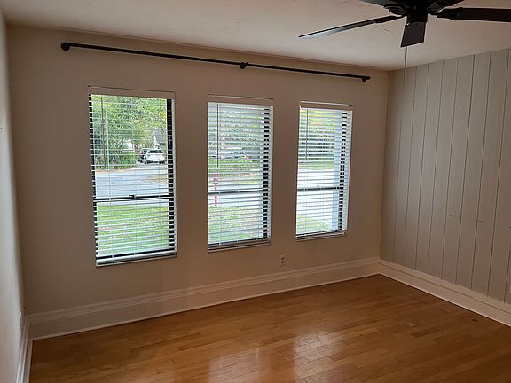 4th image of 109 Suffolk Ct