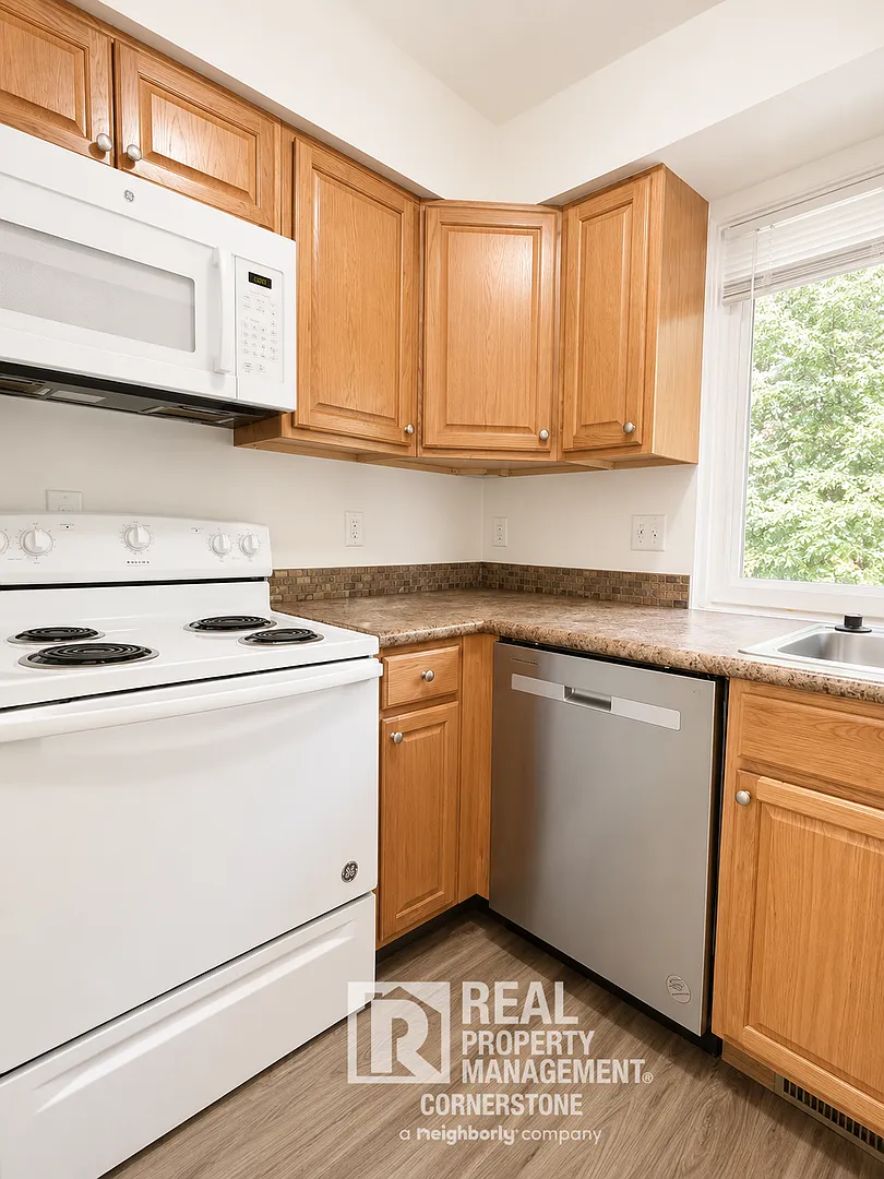 Welcome to Hickory Hills Apartments — Photo 3