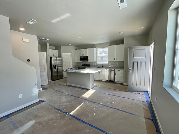 4th image of 263 Penguin St