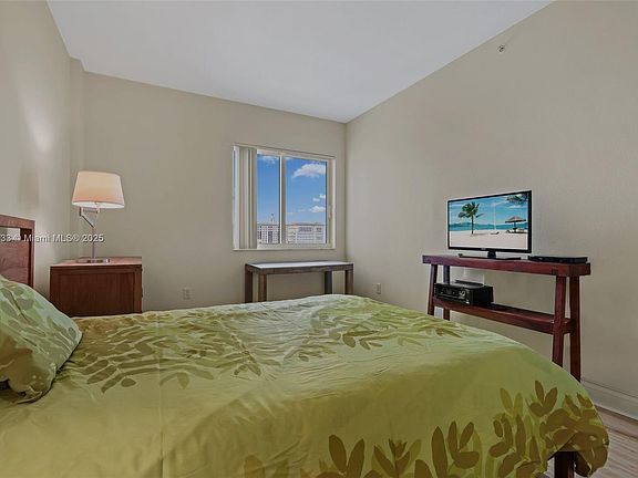 4th image of 10 Aragon Ave Suite 1218