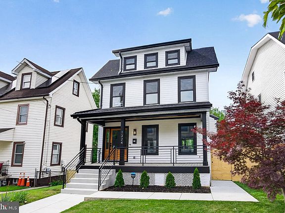 2nd image of 1324 Farragut St NW