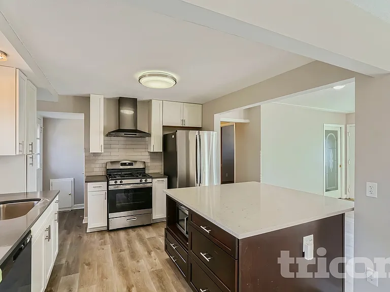 3068 Lydia Ct — Photo 16
