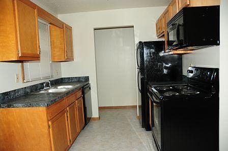2nd image of 967 N Huntington St Unit 1