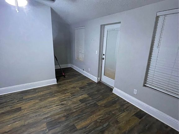 4th image of 640 Ponderosa Dr E #A