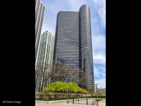 155 N Harbor Dr APT 211, Chicago, IL 60601