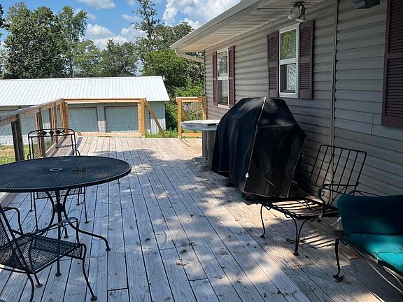 5th image of 15821 Farm Road 1090