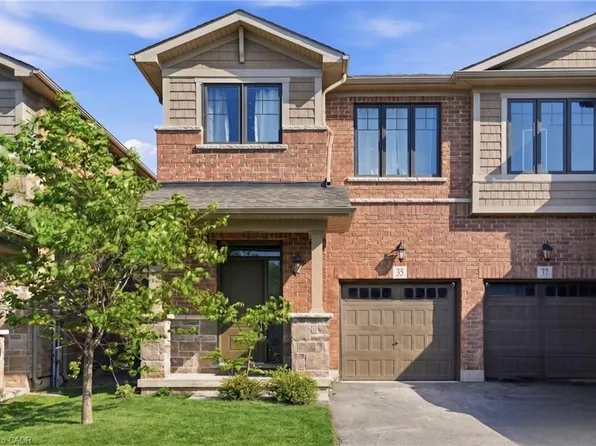 35 Pelican Ln, Hamilton, ON L8K 0A4