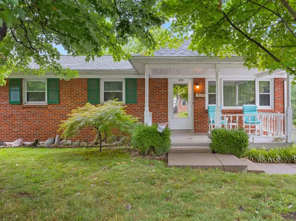 228 Vanderbilt Dr, Lexington, KY 40517