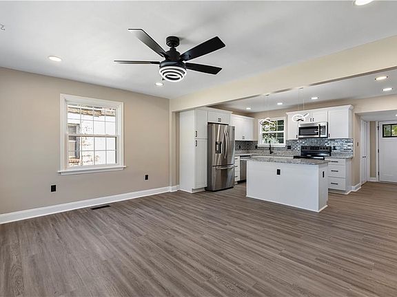 4th image of 231 Lenox Ave