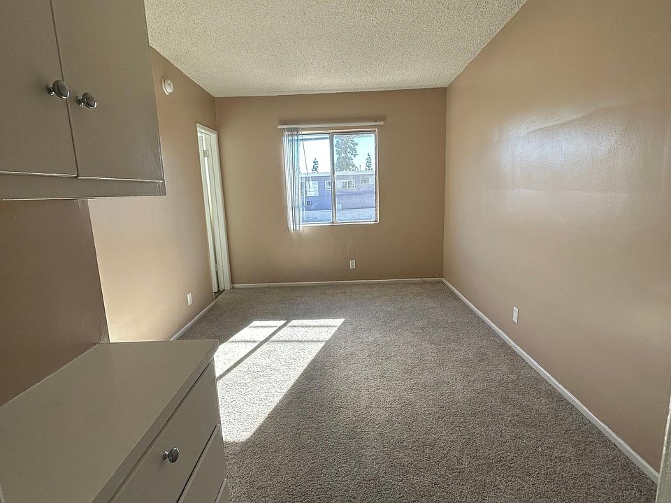 2nd image of 10333 Zelzah Ave #74