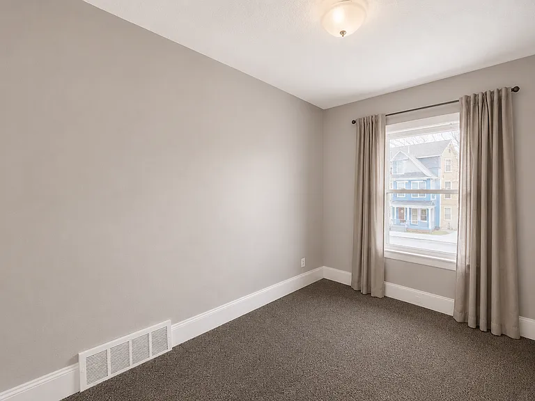 620 E 97th St #2 — Photo 10