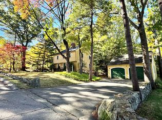 12 Locksley Rd, Cape Elizabeth, ME 04107
