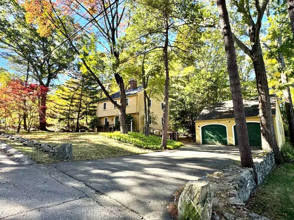 12 Locksley Road, Cape Elizabeth, ME 04107