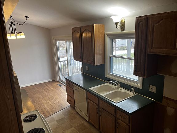 4th image of 15131 Deremo Ave