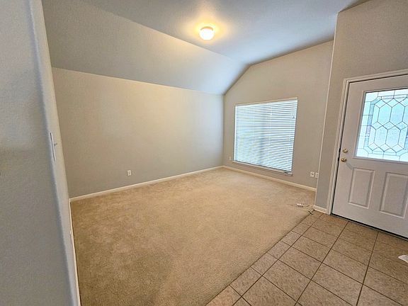 4th image of 15301 Fernhill Dr