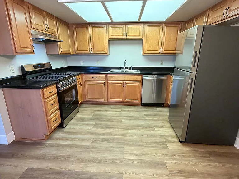 5576 W Rochelle Ave #28A — Photo 2