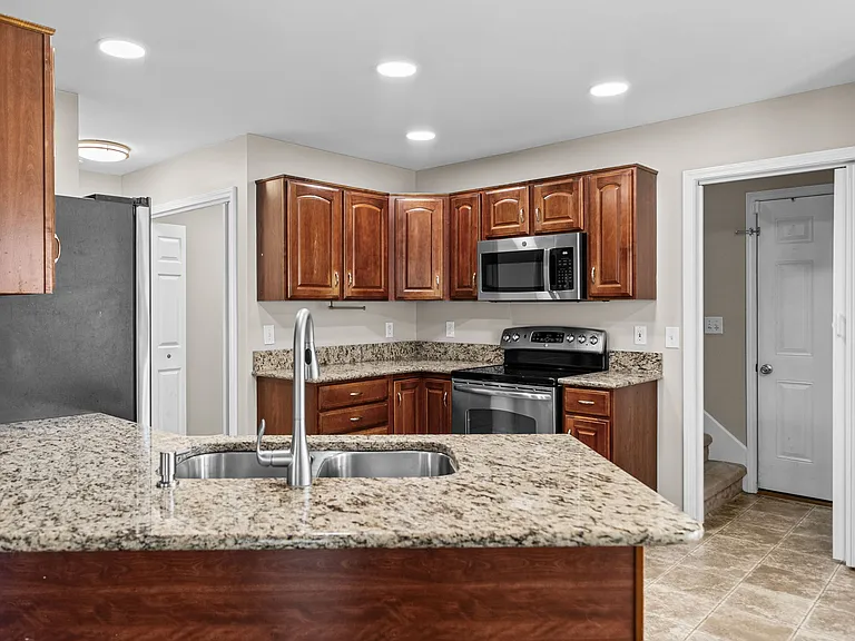 405 Tranquill Ln — Photo 15