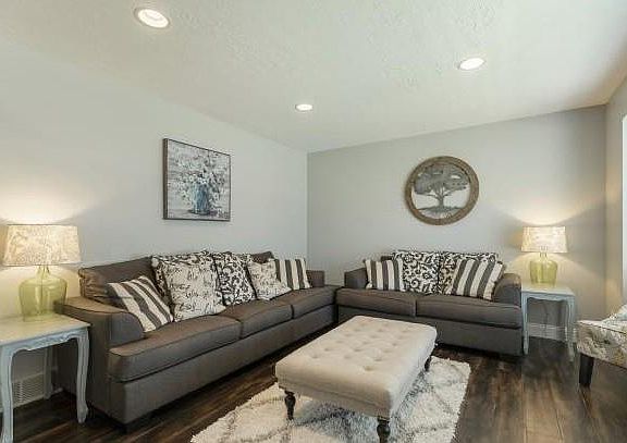 2nd image of 777 W Still Blossom Ln