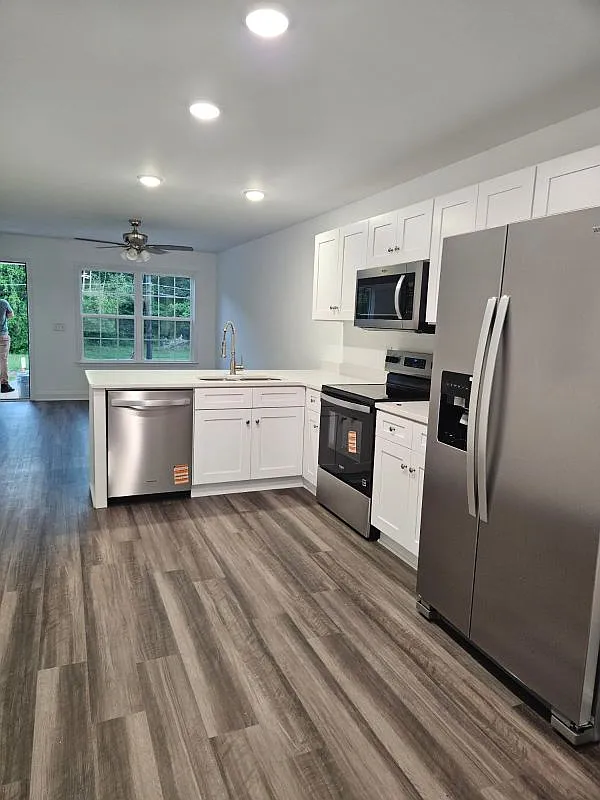 2 bed, 1.5 bath, 1800 sqft, $1,450 — Photo 3
