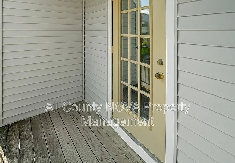 1611 Carriage House Ter #1611 — Photo 24