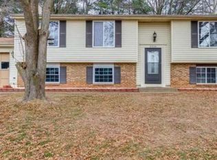 3334 Pickwick Ln, Woodbridge, VA 22192