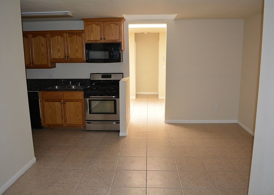 1st image of 695 Stanley Ave