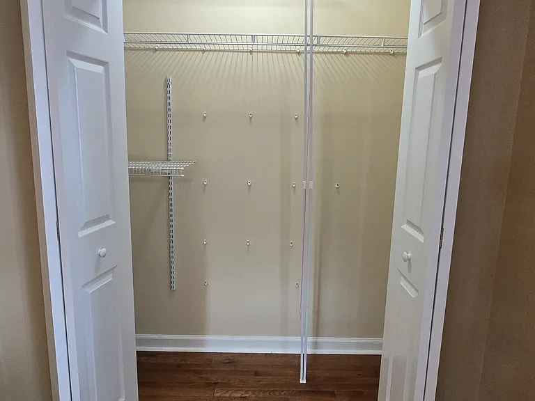4680 Forestmanor Dr — Photo 9