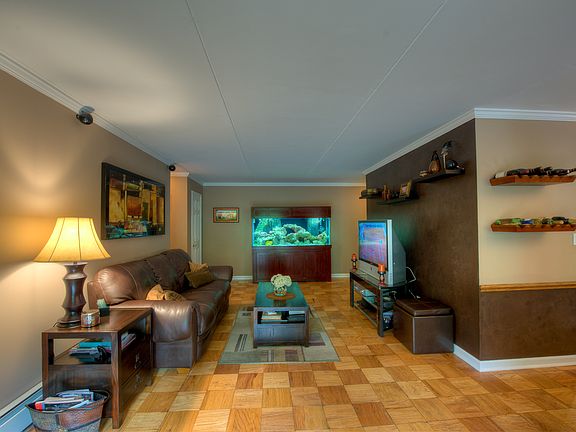 5th image of 200 Diplomat Dr APT 8D