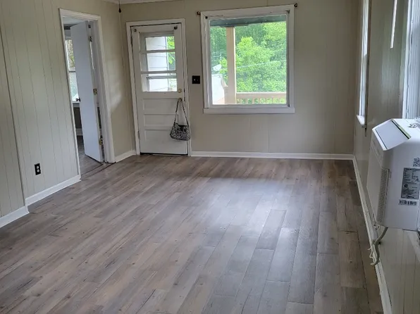 811 Olympia St, Martinsville, VA 24112