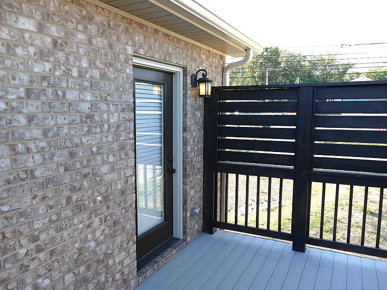 901 Somerville Ct — Photo 3