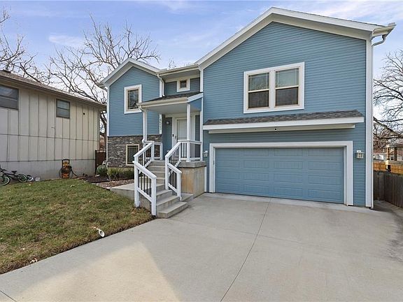 2nd image of 4523 NE 47th St