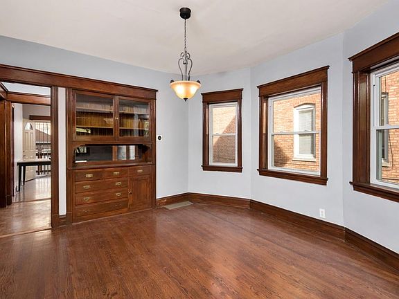 5th image of 2864 W Dickens Ave #1