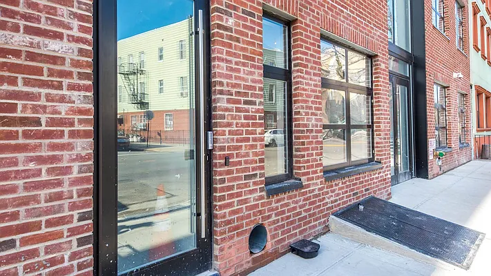 Rented by Nooklyn NYC LLC | media 69