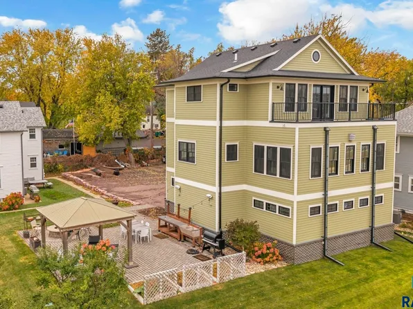221 E 14th St, Sioux Falls, SD 57104