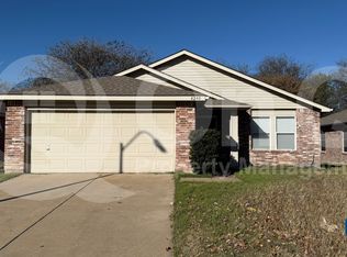 4240 Hunters Creek Dr, Fort Worth, TX 76123