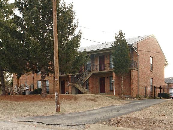 2nd image of 2002 Peabody Ln APT 9