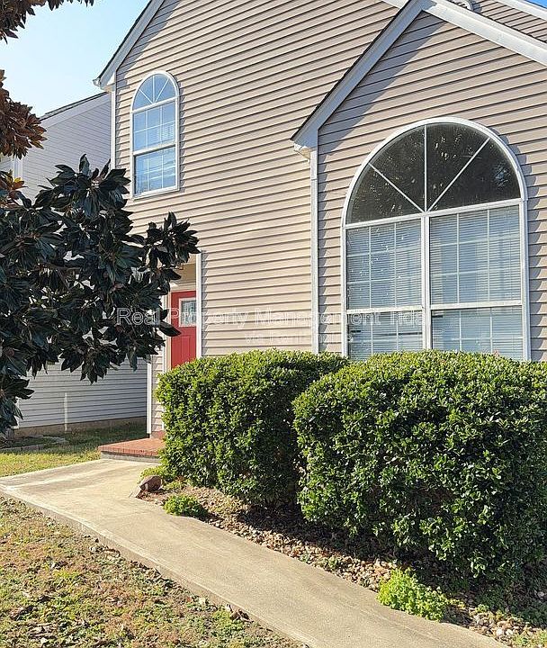 1st image of 459 Charter Oak Dr