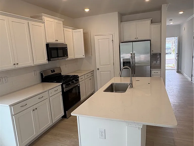 201 McCormick Pl — Photo 6