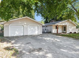 320 Barker Rd, Whitmore Lake, MI 48189