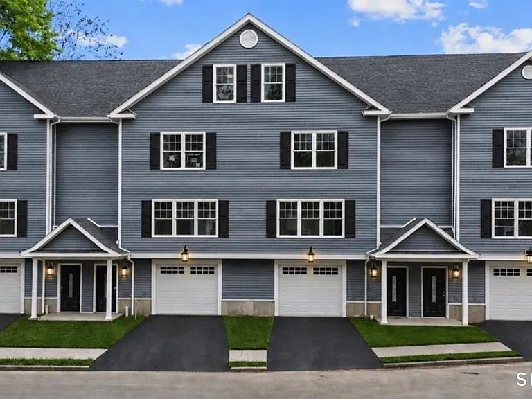 15 Colby Ct — Photo 1