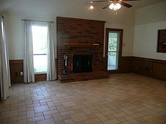 5th image of 3221 Big Oaks Dr