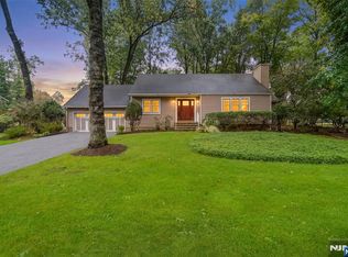 580 Ridge Rd, River Vale, NJ 07675