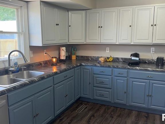 5th image of 222 Ayres St