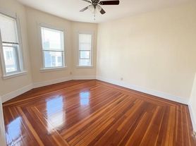 40 Draper St, Dorchester, MA