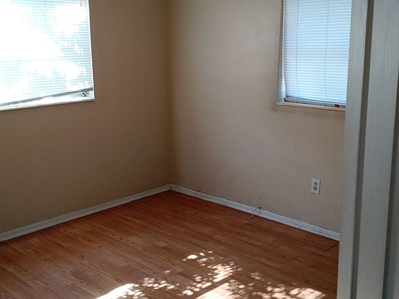4th image of 594 Buckingham Ave